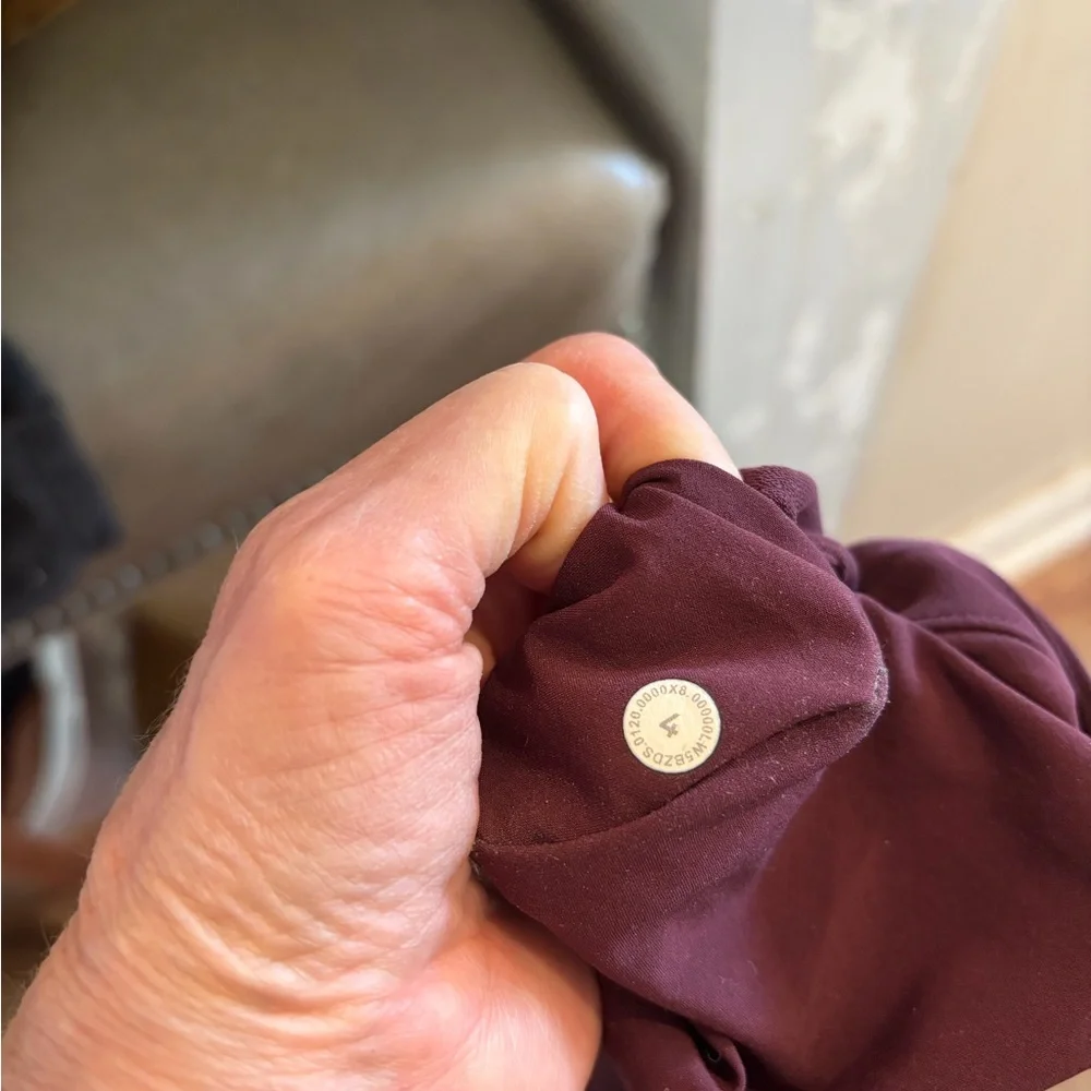 lululemon athletica excellent shape